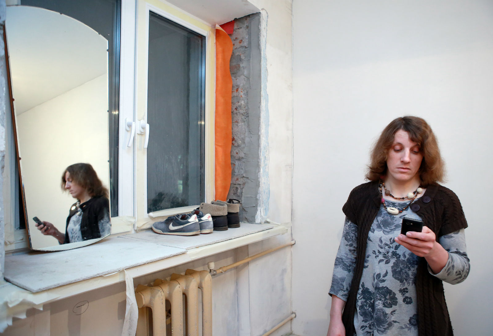 Alina dans son appartement de fortune à Minsk.